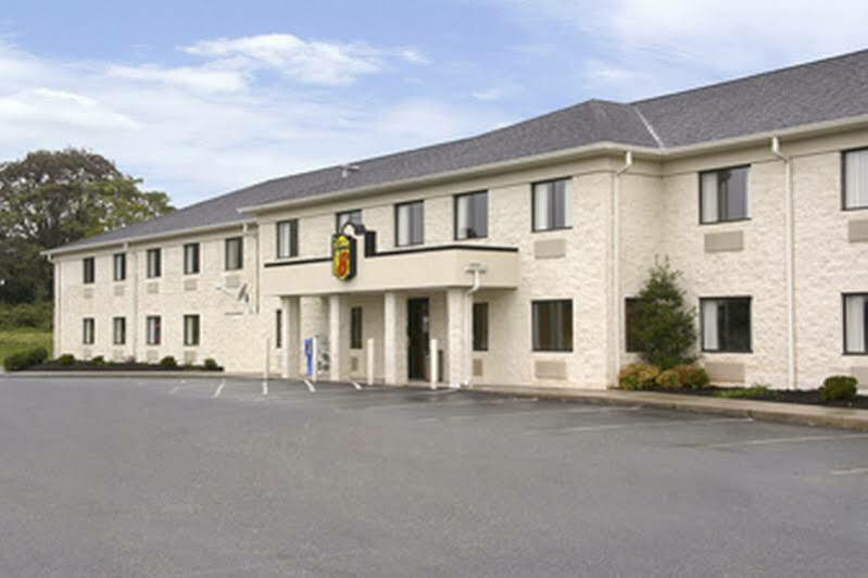 Hotel Super 8 By Wyndham Bedford Exteriér fotografie